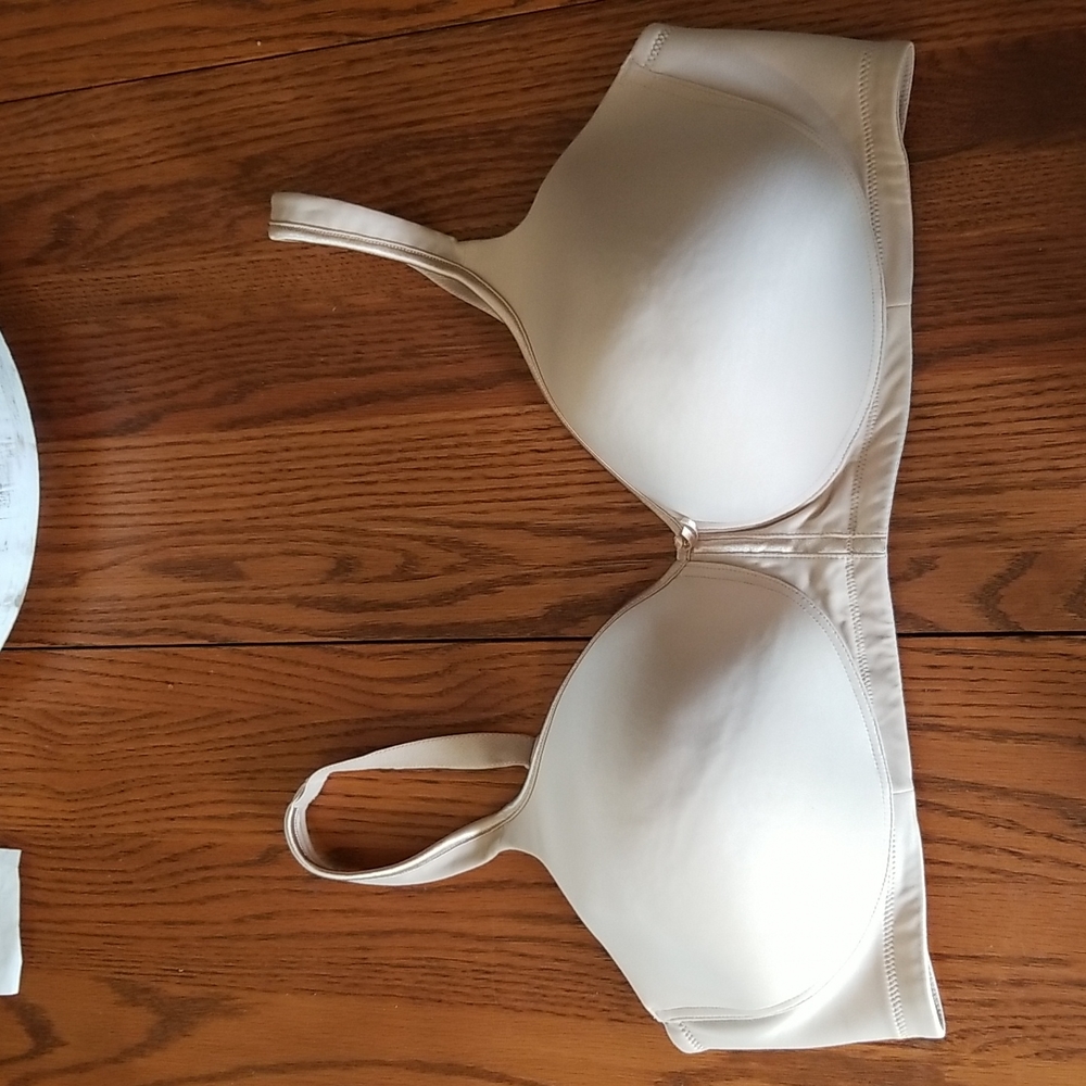 Vanity Fair 42D bra